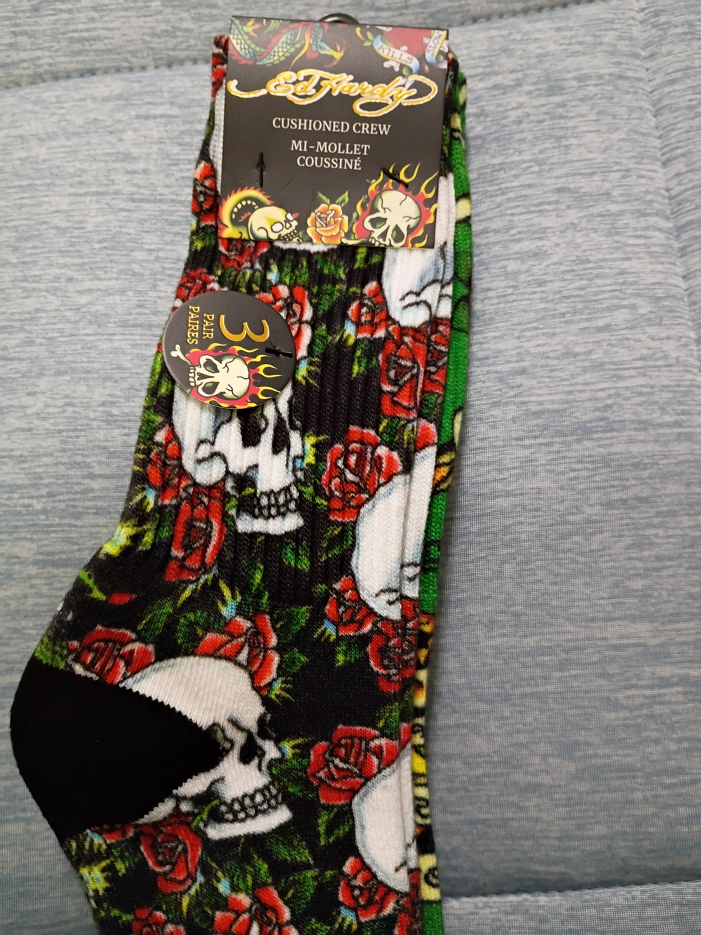 Ed Hardy Black Socks with Red Roses & White Skulls 3 Pk